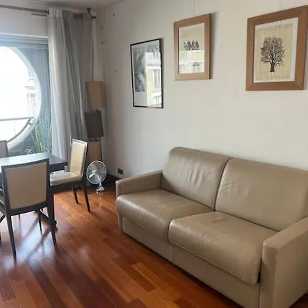 Avec Balcon Vue Tour Eiffel Appartement *