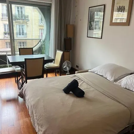 Avec Balcon Vue Tour Eiffel * Paris