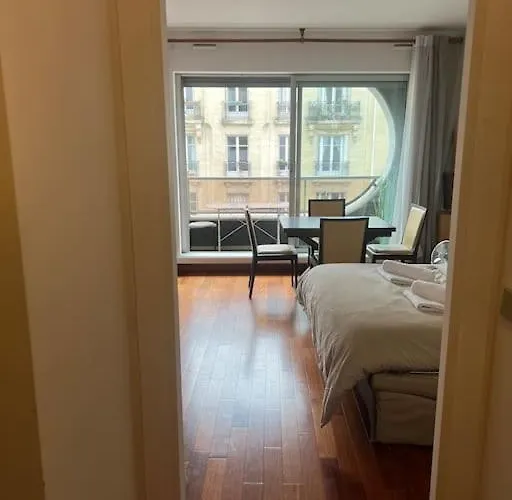 Avec Balcon Vue Tour Eiffel شقة *