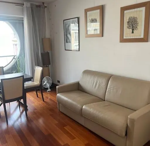 Avec Balcon Vue Tour Eiffel شقة *