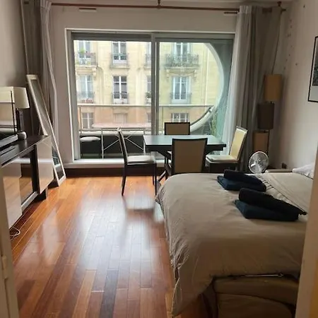 Apartment Avec Balcon Vue Tour Eiffel