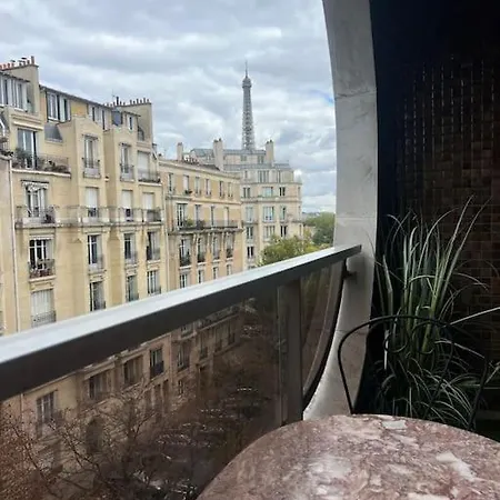 Daire Avec Balcon Vue Tour Eiffel Paris