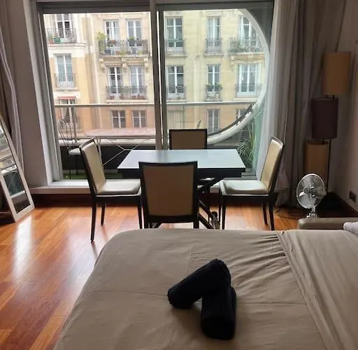 Apartment Avec Balcon Vue Tour Eiffel